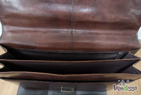 Pasta em pele genuína 