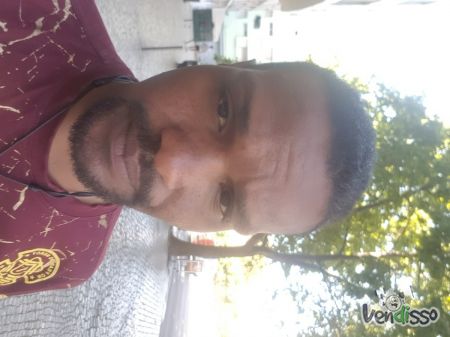 Ajudo adultos com dificuldades motoras, mentais, etc