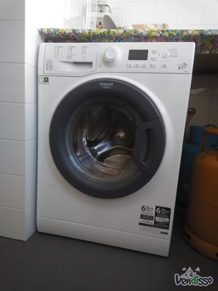 Máquina de Lavar Roupa (como nova) 