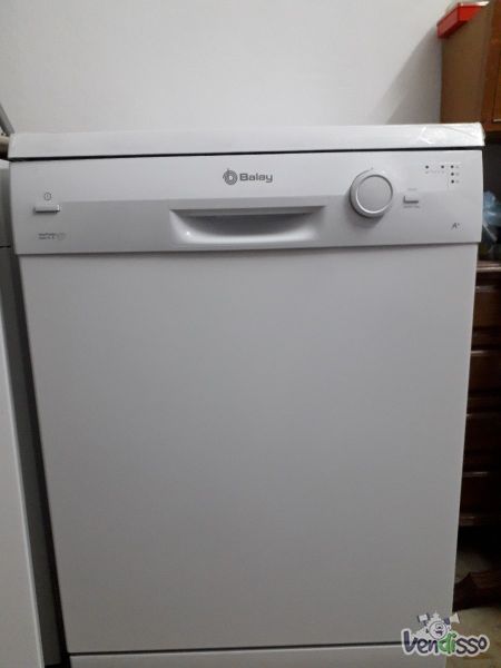 Vendo uma máquina de lavar loiça da marca Balay.