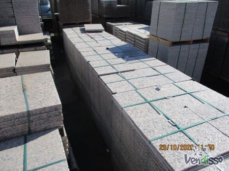 Mosaico de granito Rosa Porrinho flamejado a 1,2 cm