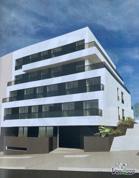 Apartamento T2 com Varanda e Lugar de Garagem - Santo Ovídio