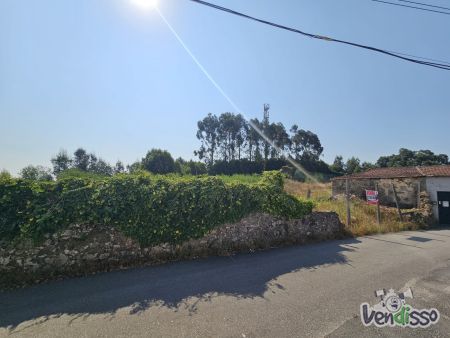 2 Terreno com 2.556 m² em Pedroso
