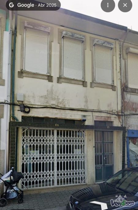 Prédio Misto no Centro dos Carvalhos