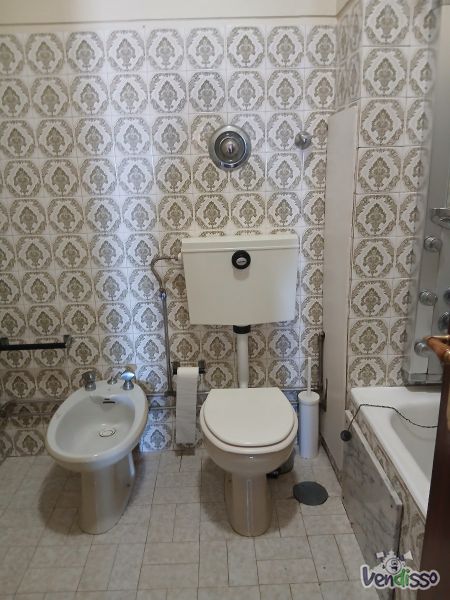 Arrendo  T5 mobilado 1200€/mês próximo estação metro Salgueiros