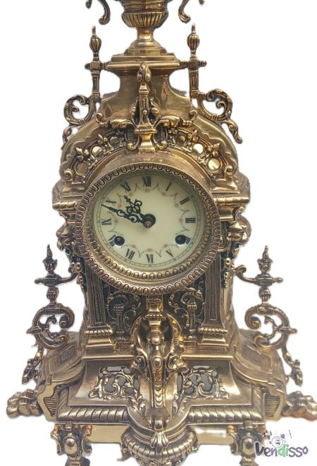 Relógio de mesa em latão antigo. Estilo Rococó - Luís XV