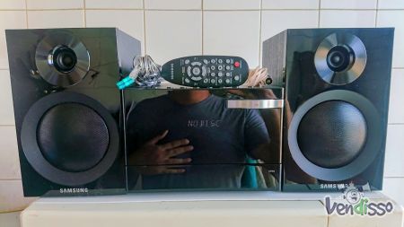 Aparelhagem de som Samsung.