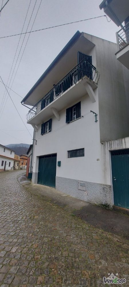 Moradia T3 pronta a habitar junto ao rio Alva, São Sebastião da Feira